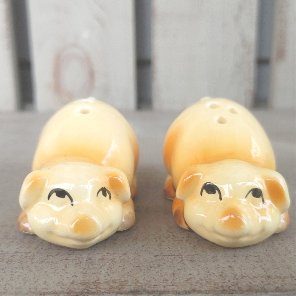 Vintage 1980's Ceramic Yellow Farm Pigs Laying Down Salt & Pepper Shaker Set